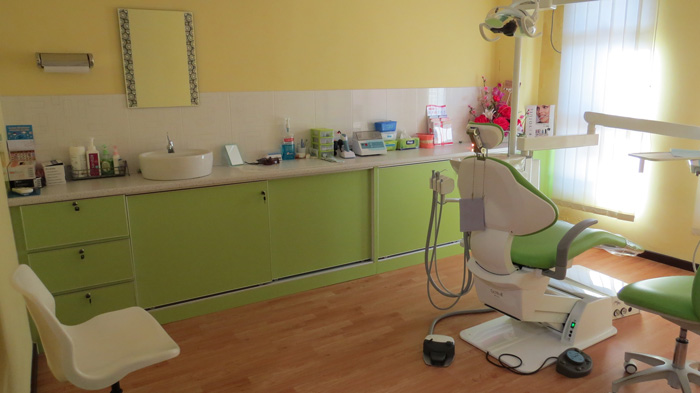 Arzleen-dental-clinic5