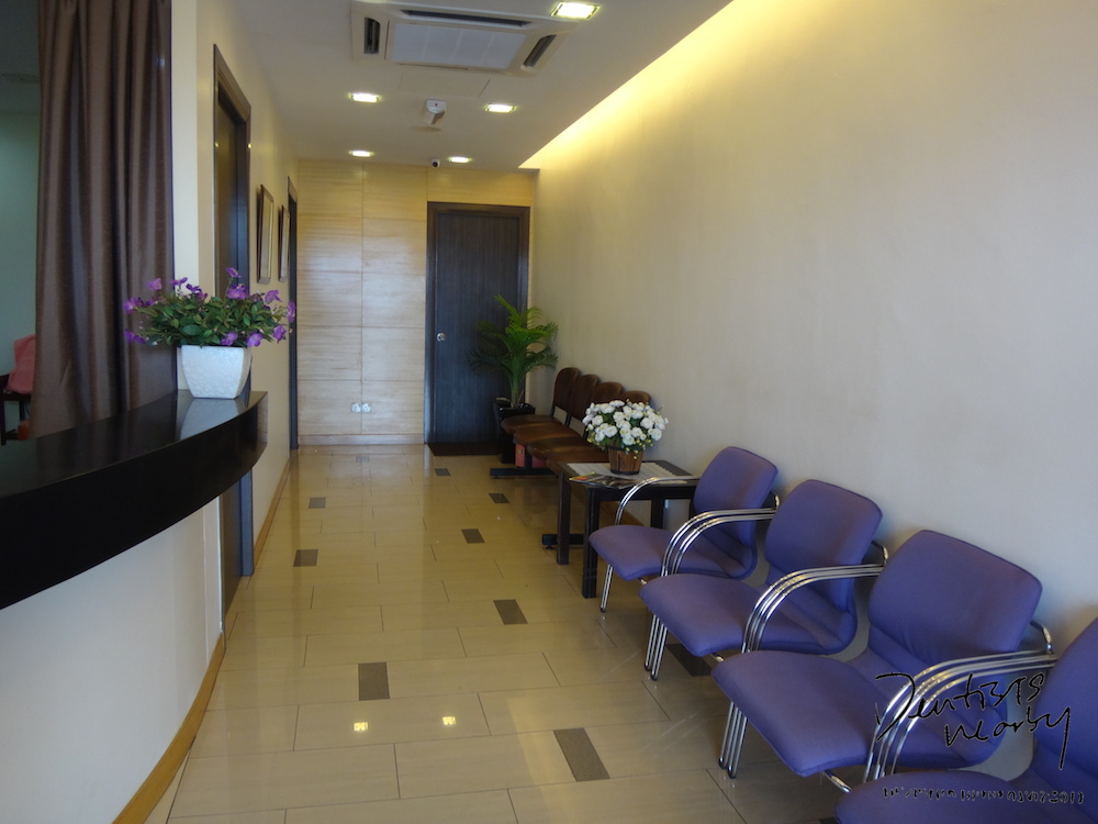 Interior fernandez klang dental surgery reception area