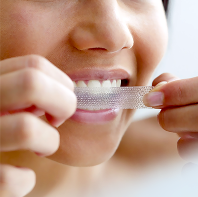 oral-b-whitening-strip-article